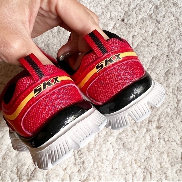 Skechers Kids Red Black Flex Advantage Mini Rush Sneaker (Toddler) Size 5 - Picture 9 of 9